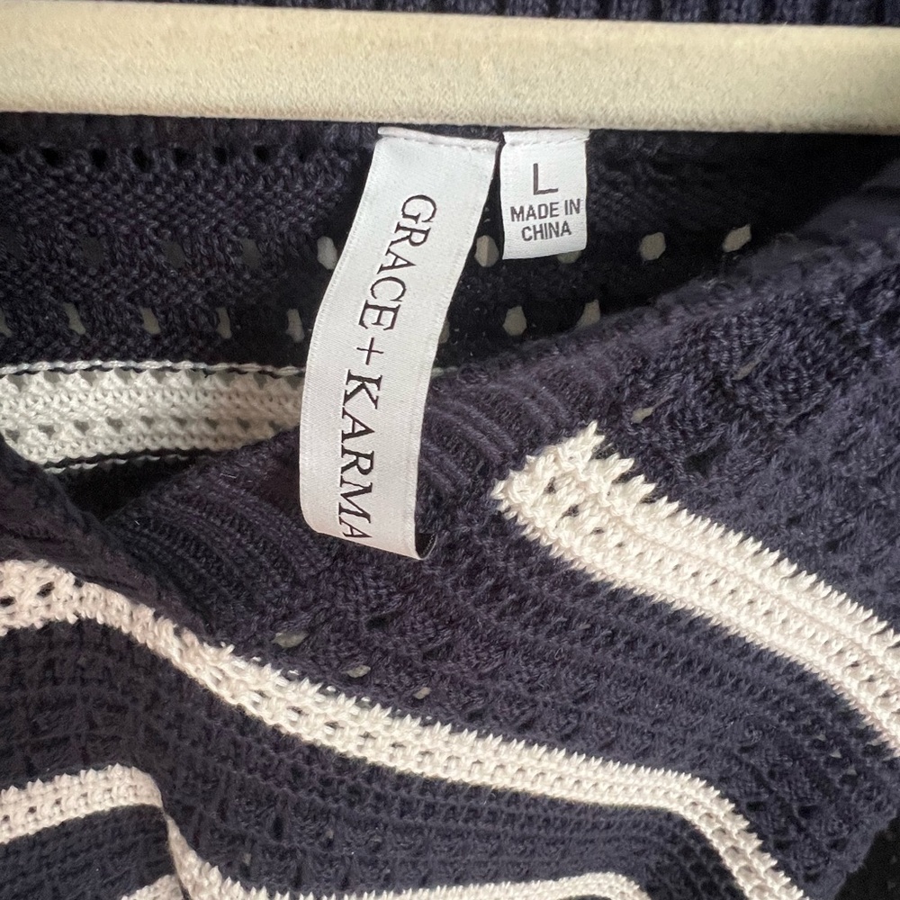 Navy and White Striped V-Neck Sweater. Never Worn. Size L - Picture 2 of 4